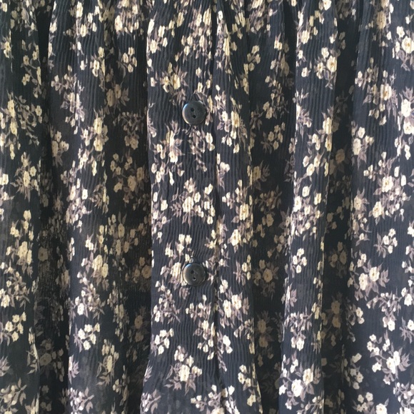 Sheer Vintage Floral Button-Up Skirt - Picture 3 of 7